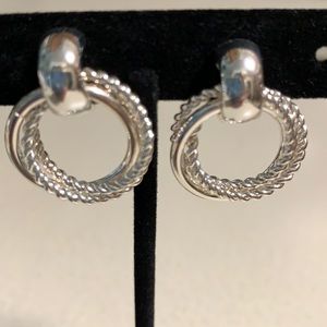 HMN silver tone 3 hoop drop clip on (64)